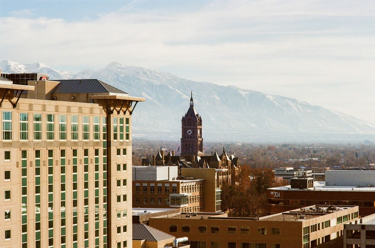 What Sets Desert Rock Capital Apart from Other Lenders in Salt Lake City?
